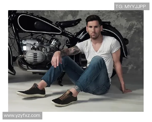 暗色头像下的足球明星女性魅力展现与运动精神交融之美